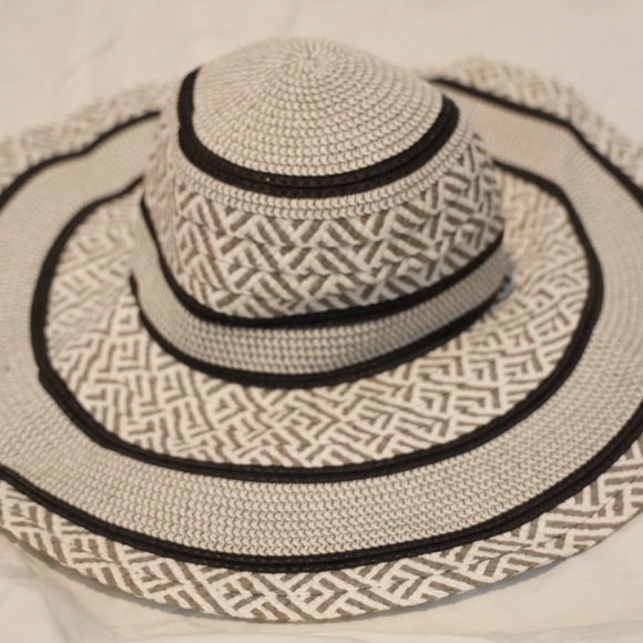 Sun hat - Picture 2 of 3